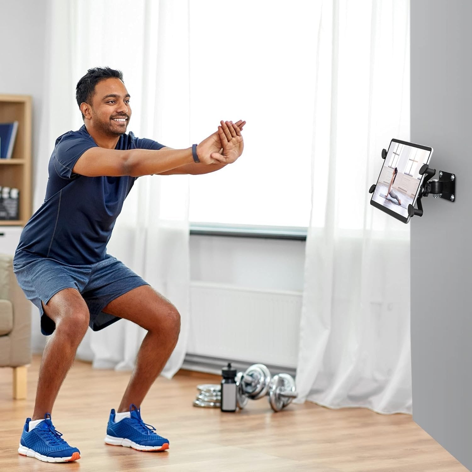 NÖRDIC Roterende 360 graders vægbeslag med metalbund og aluminiumslegering til 7-13 tommer størrelse plader.