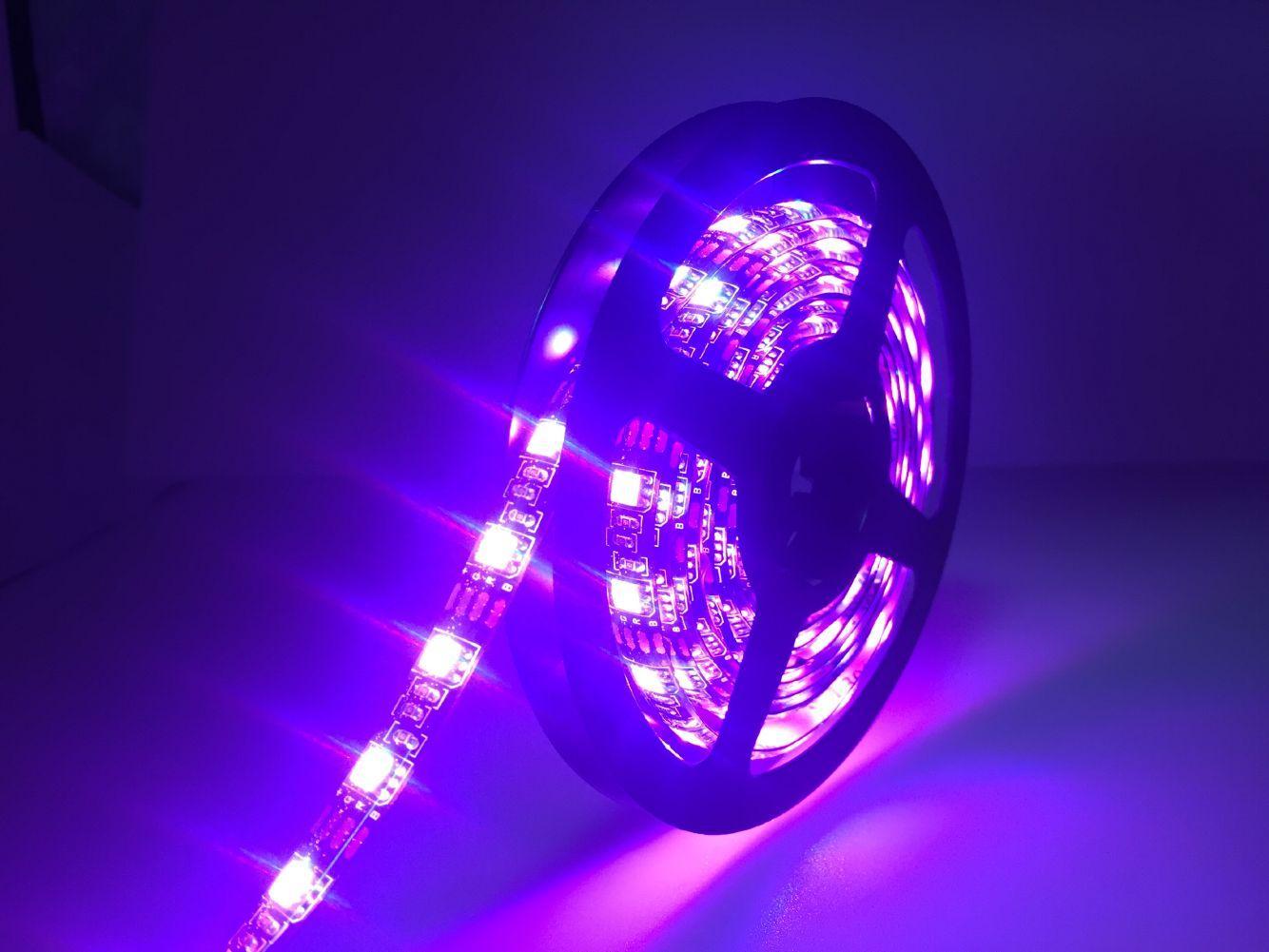 NÖRDIC RGB LED strimmel 5m med fjernbetjening, 300 SMD lysdioder 5m, 20 positioner LED strip