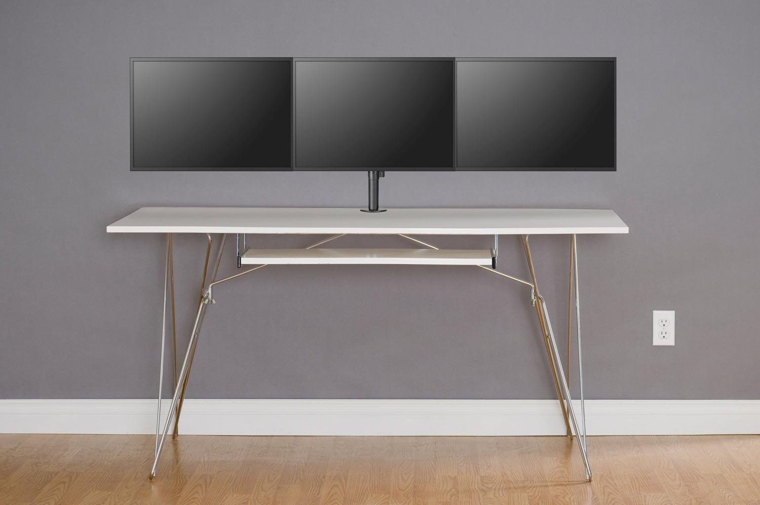 NÖRDIC tredobbelt skærme til skærme 17-32 tommer i stål, kipbar, drejelig og drejbar, sort